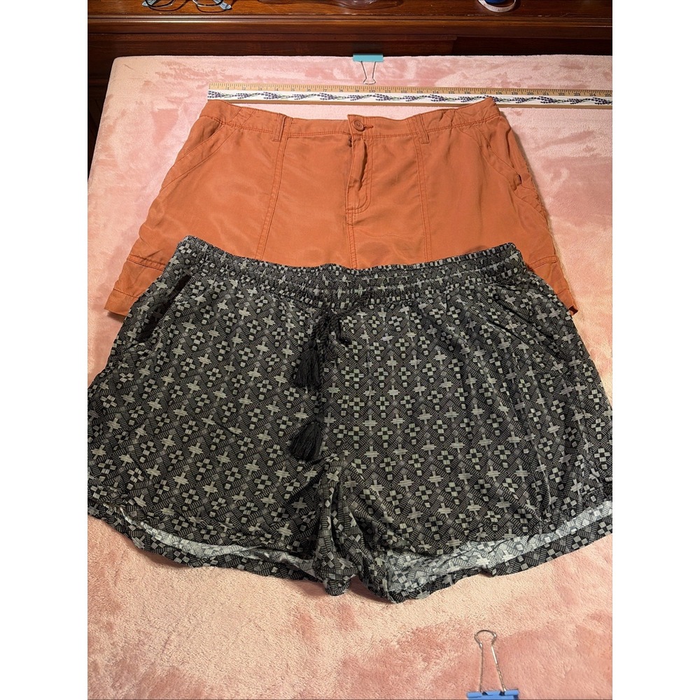 Lot Of Two Sz XL Women's Shorts. Sanctuary & Old Navy. Fall Colors